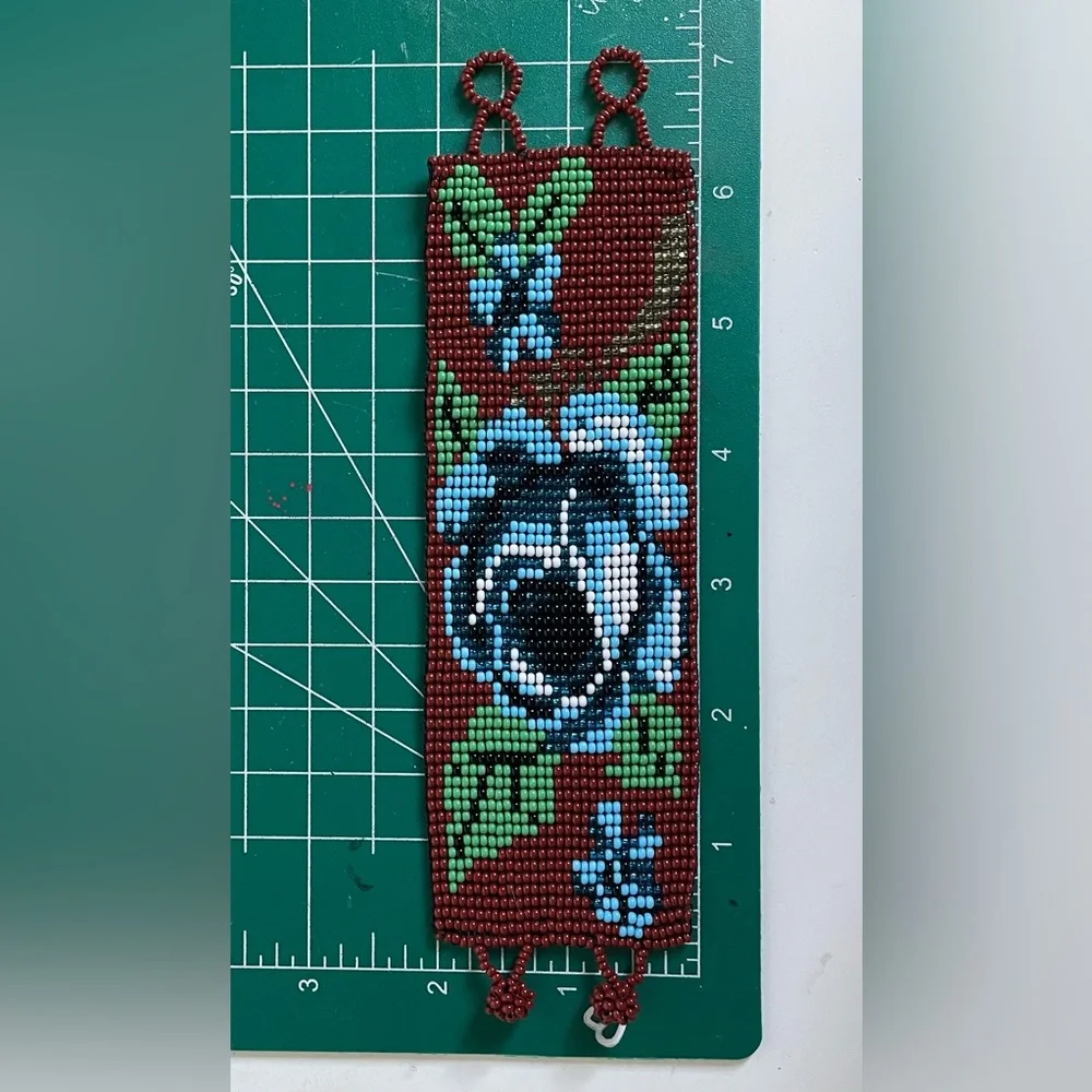 Beaded floral bracelet - Picture 6 of 6